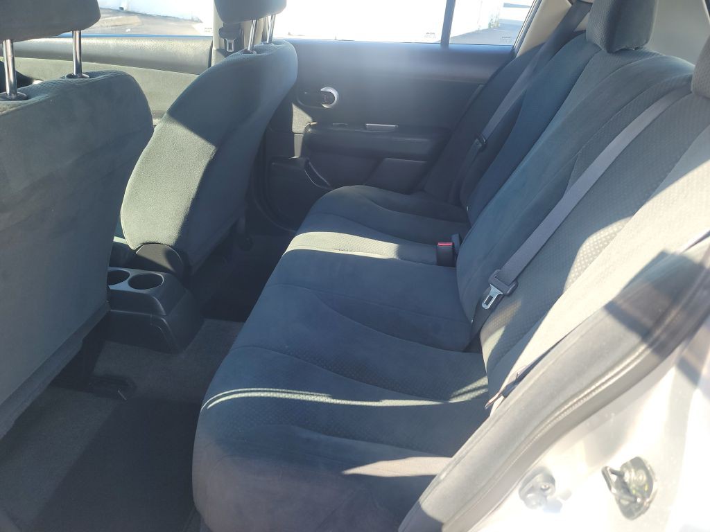 2012 Nissan Versa Image 10