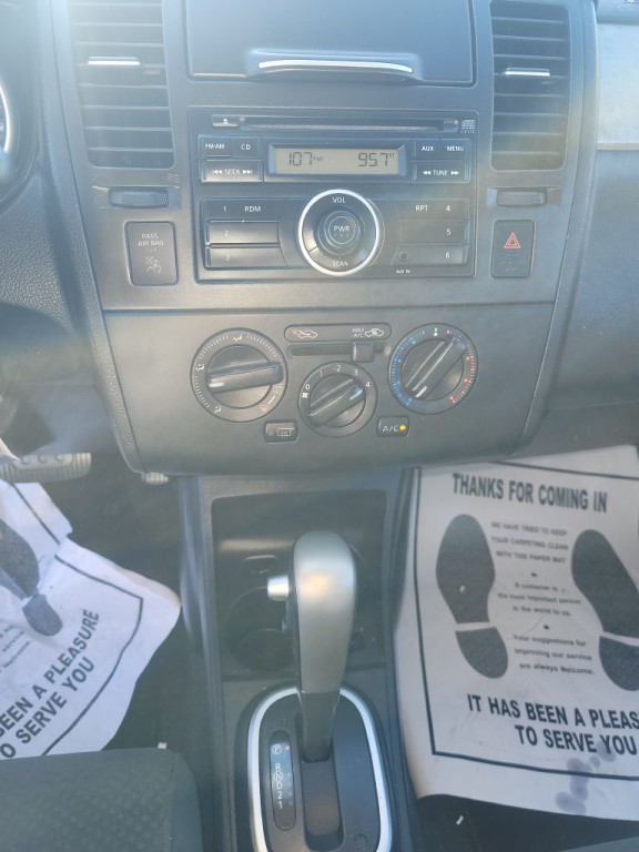 2012 Nissan Versa Image 17