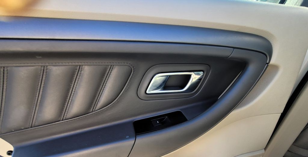 2012 Ford Taurus Image 8