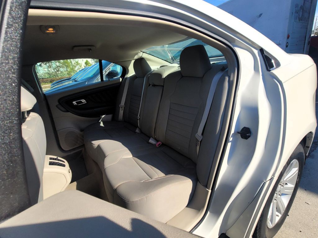 2012 Ford Taurus Image 9
