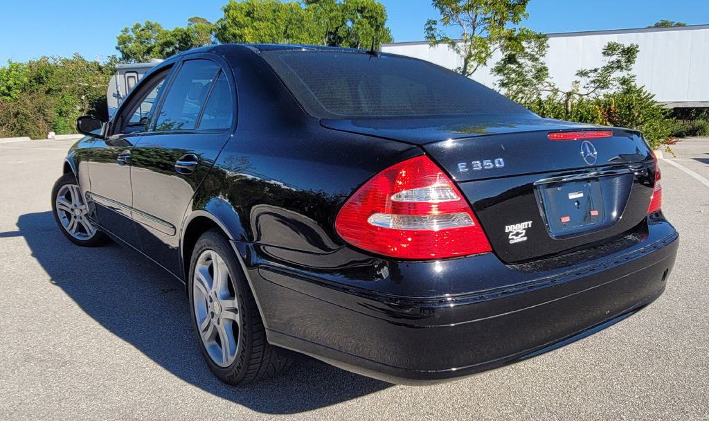 2006 Mercedes-Benz E-Class Image 2