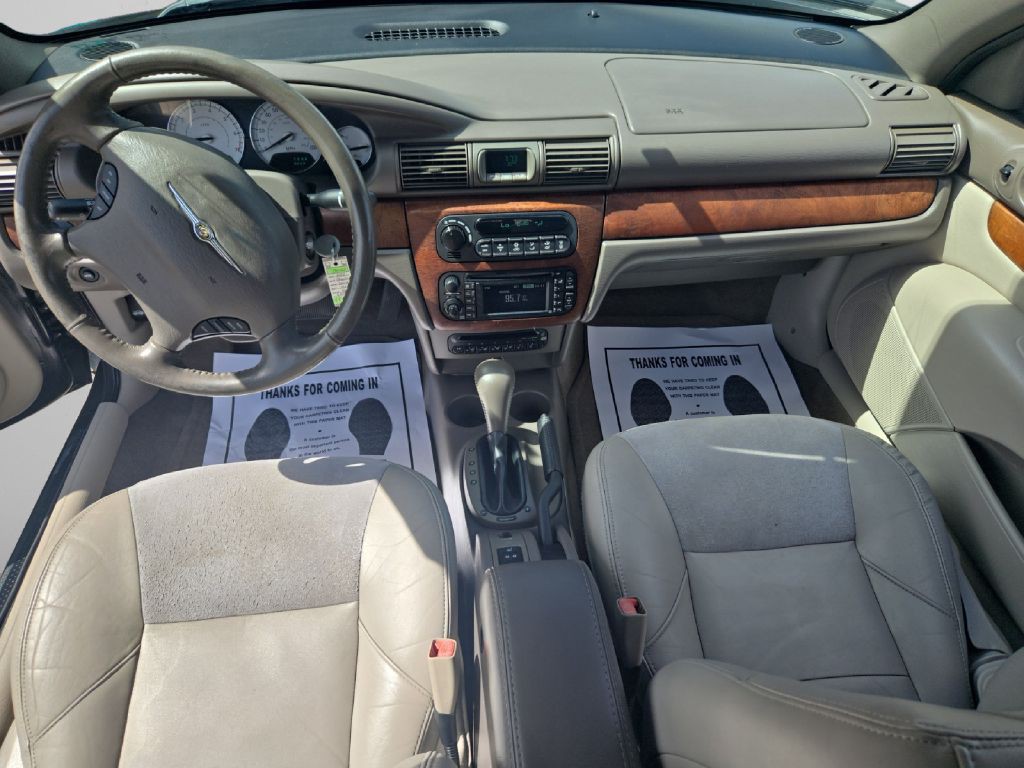 2005 Chrysler Sebring Image 10