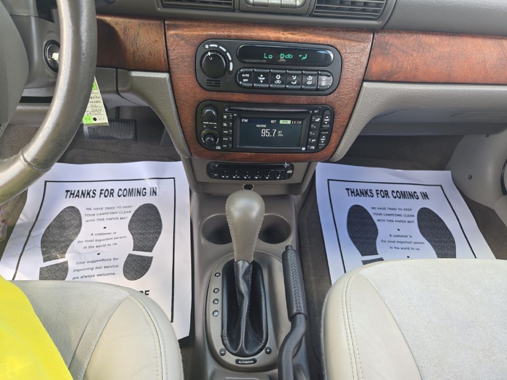 2005 Chrysler Sebring Image 11