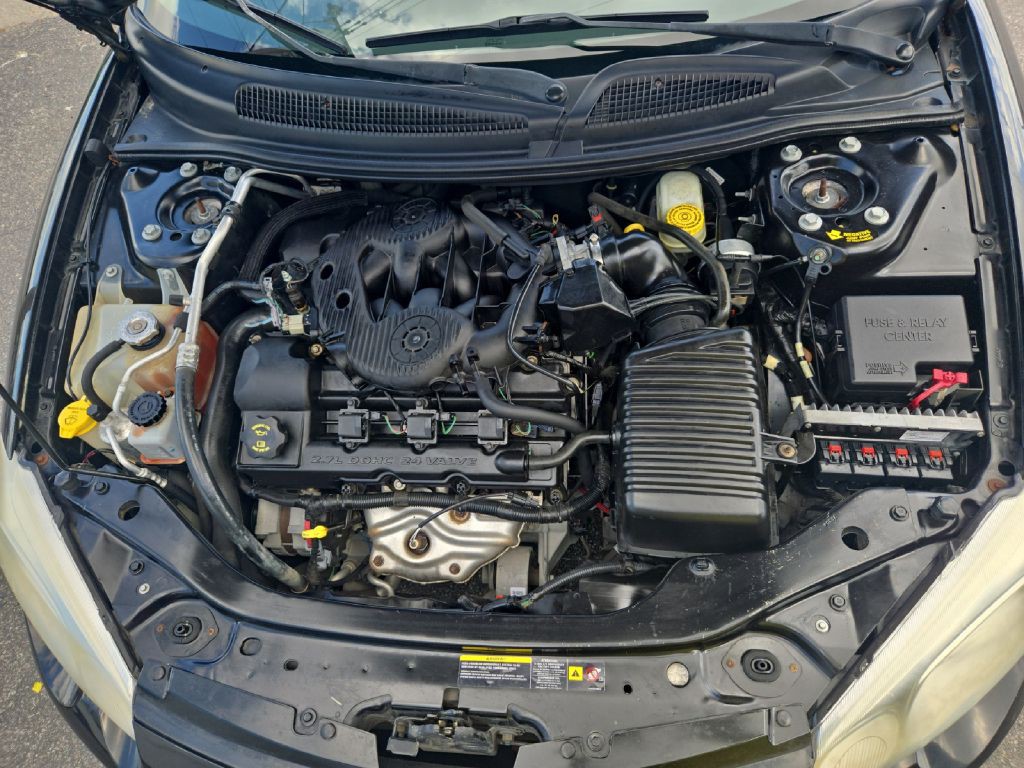 2005 Chrysler Sebring Image 16