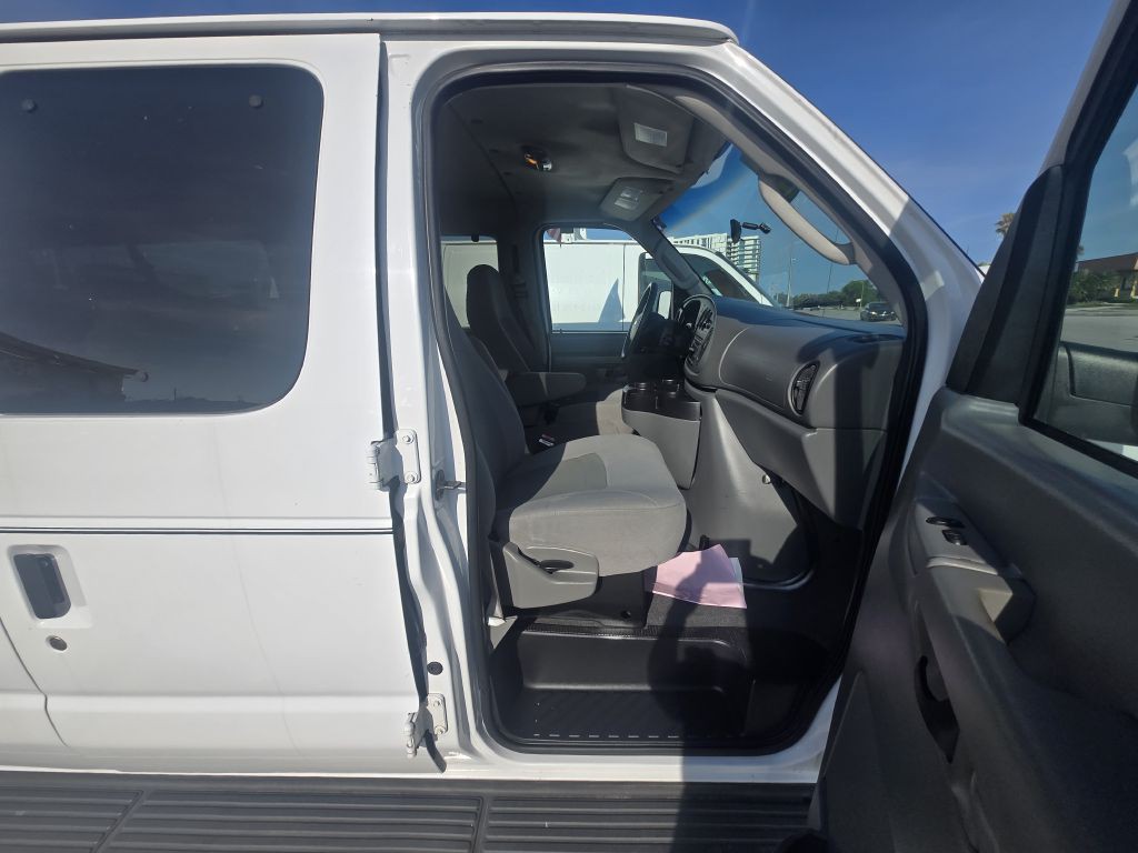 2007 Ford Econoline Image 5