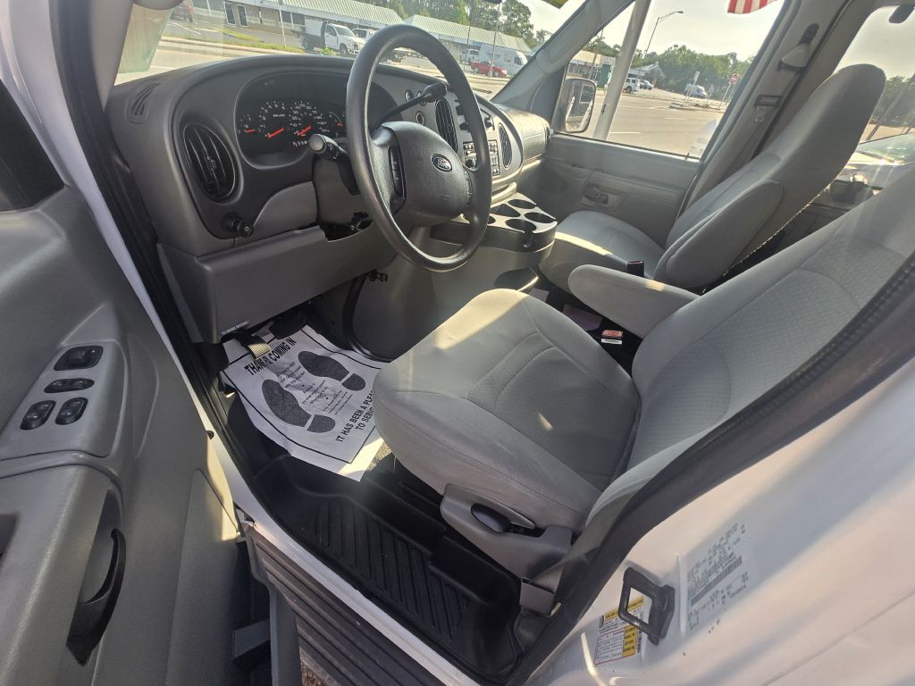 2007 Ford Econoline Image 8