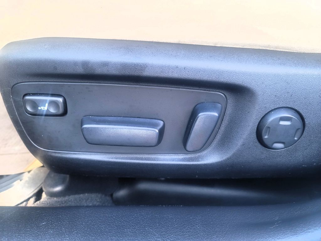 2013 Toyota Avalon Image 7