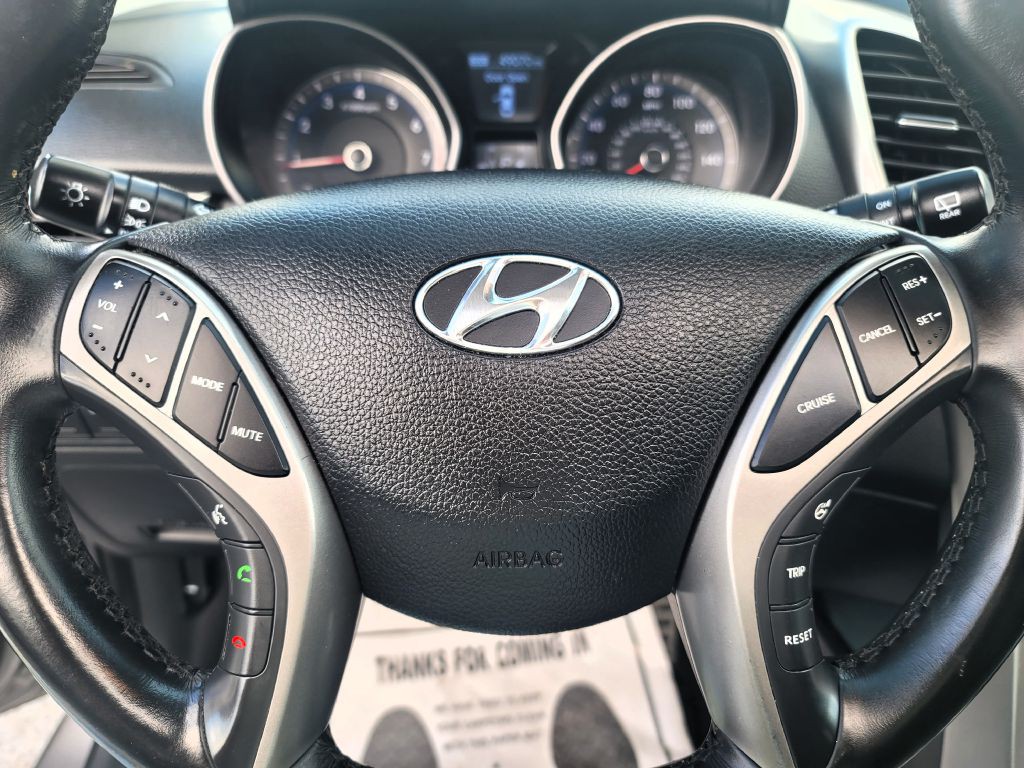2013 Hyundai Elantra Image 17