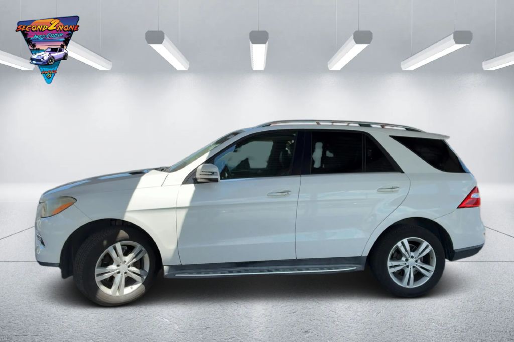 2011 Chrysler Town & Country Image 9