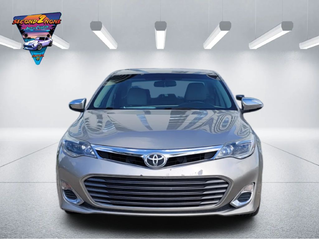 2013 Toyota Avalon Image 2