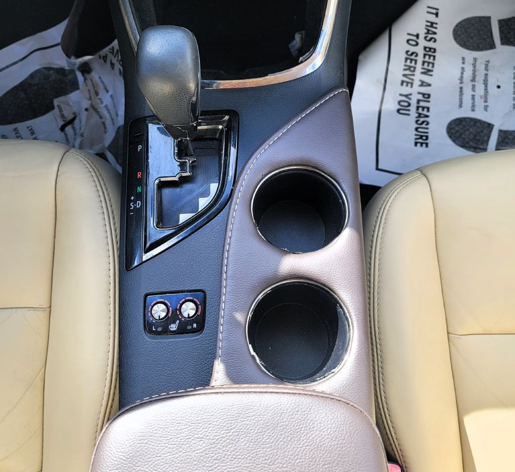 2013 Toyota Avalon Image 12