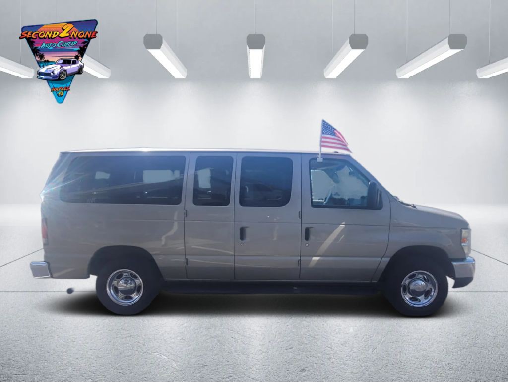 2010 Ford Econoline Image 2