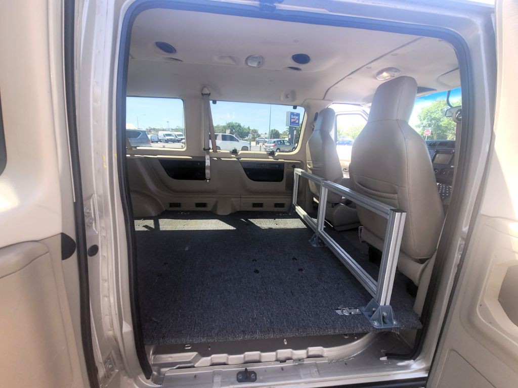 2010 Ford Econoline Image 13