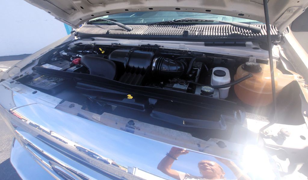 2010 Ford Econoline Image 15