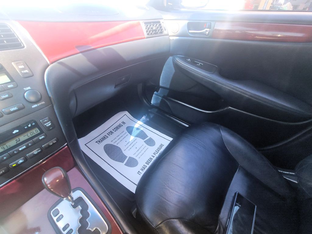 2003 Lexus ES Image 12
