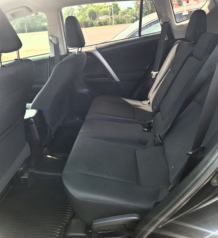 2017 Toyota Rav4 Image 9