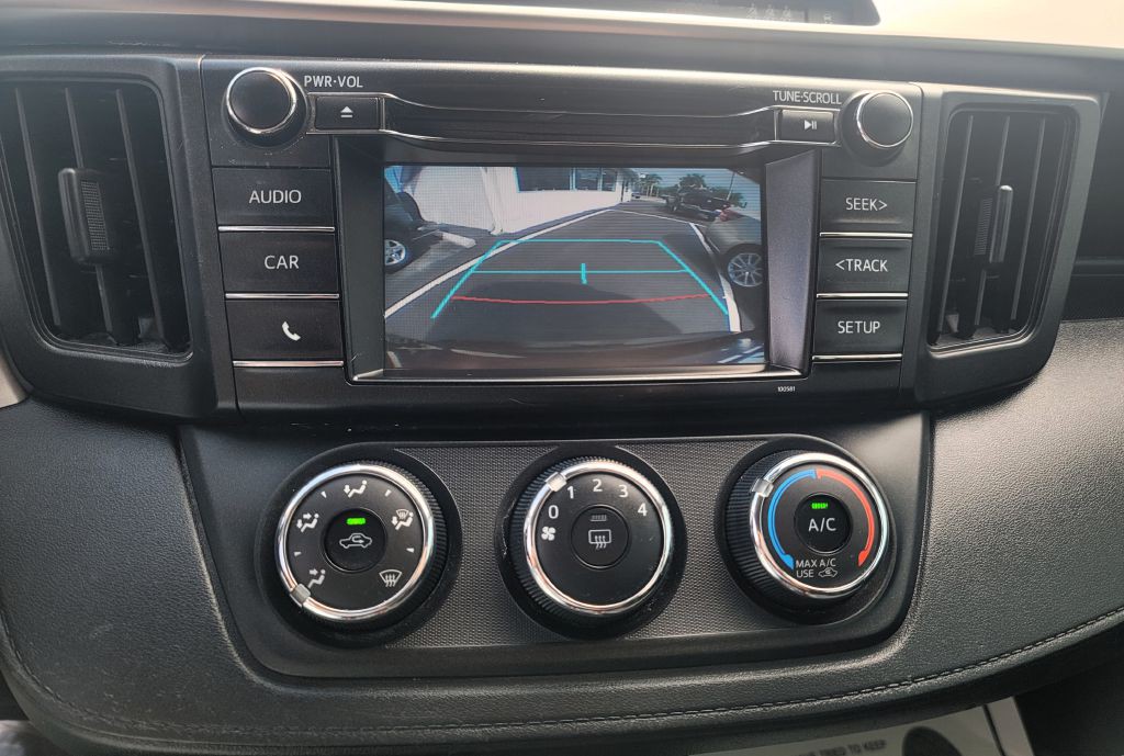 2017 Toyota Rav4 Image 16