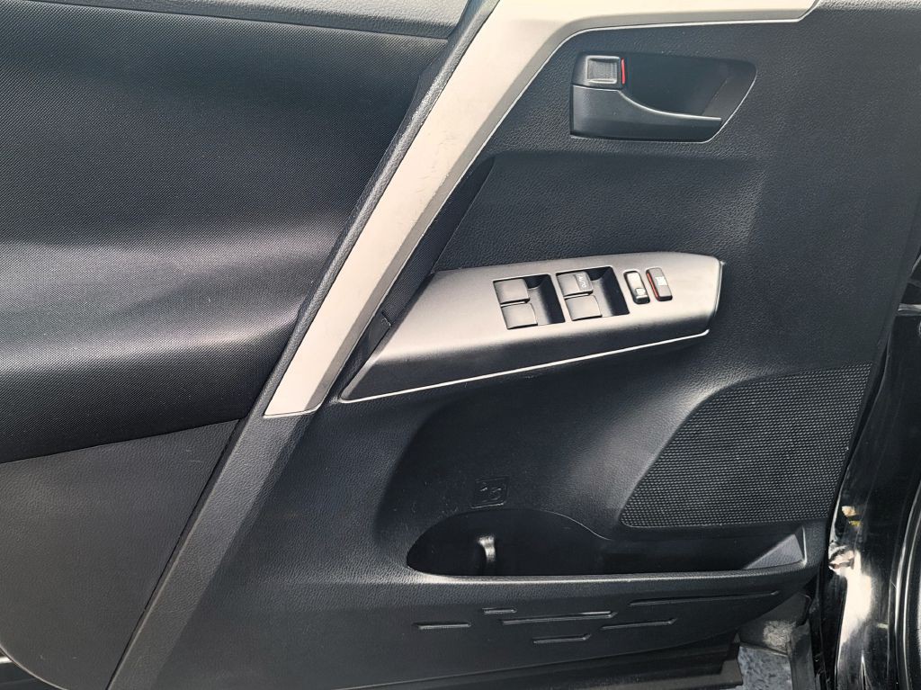 2017 Toyota Rav4 Image 20