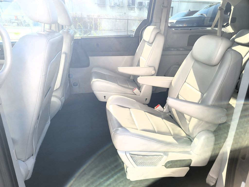 2008 Dodge Grand Caravan Image 11