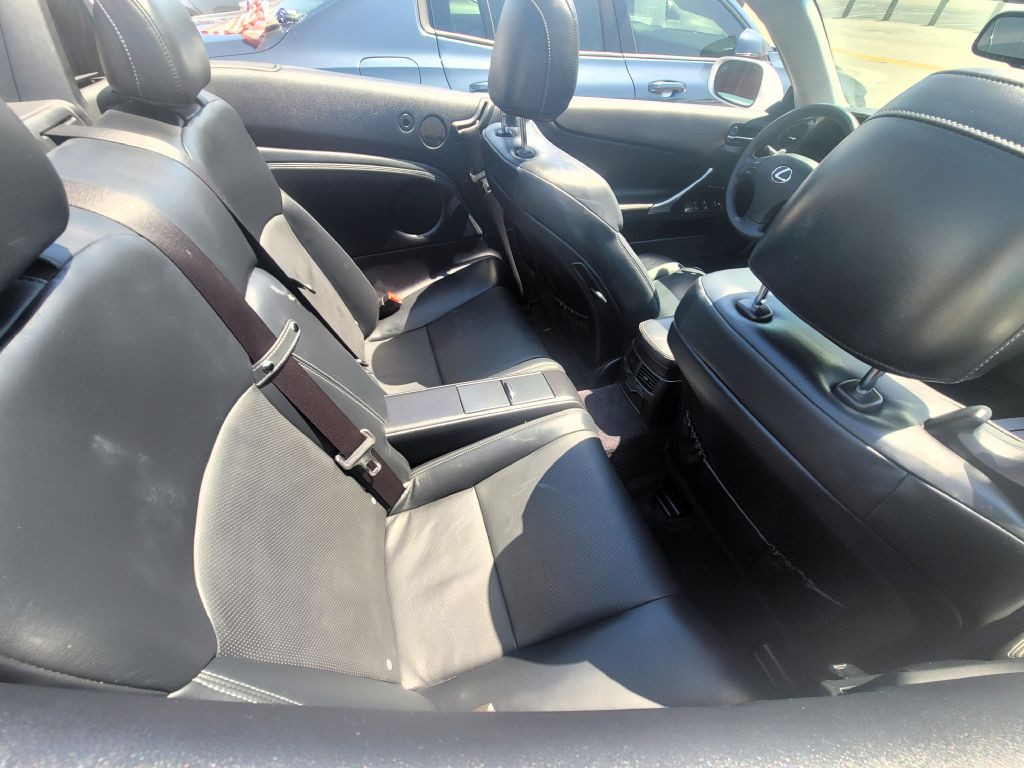 2010 Lexus IS Image 12