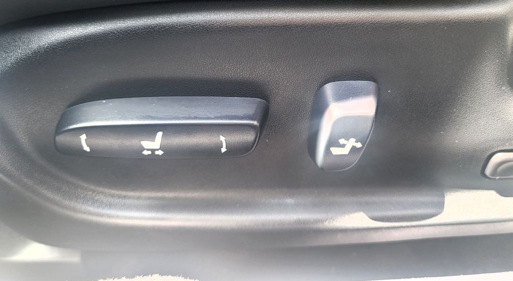 2010 Lexus IS Image 21