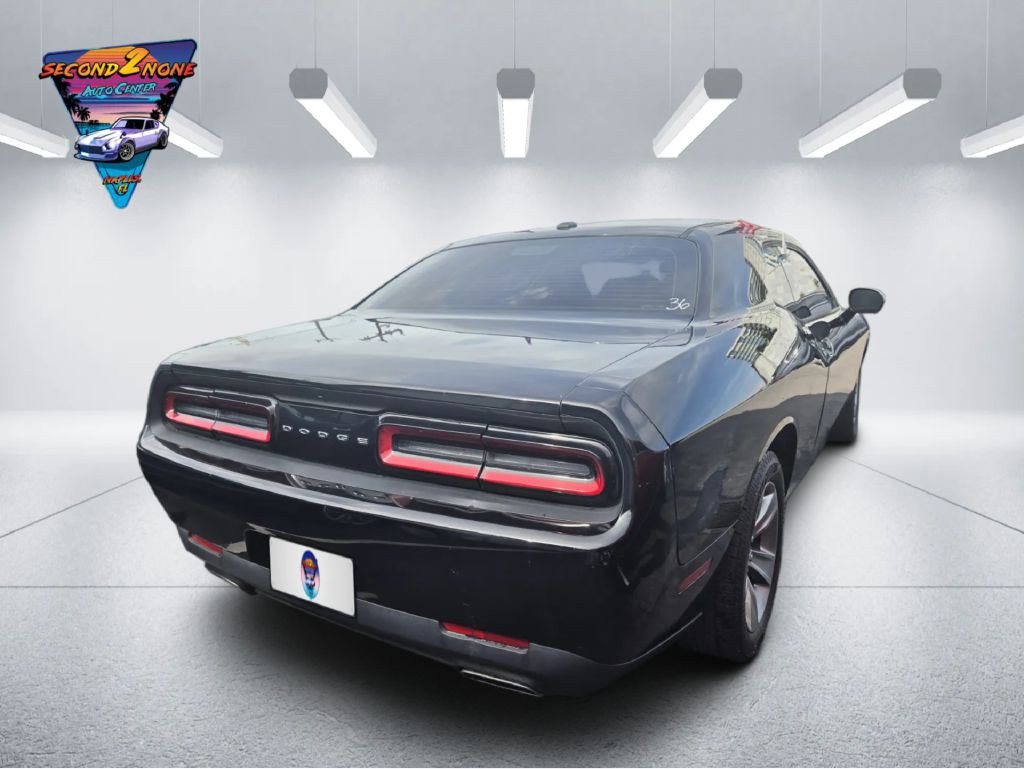 2016 Dodge Challenger Image 4
