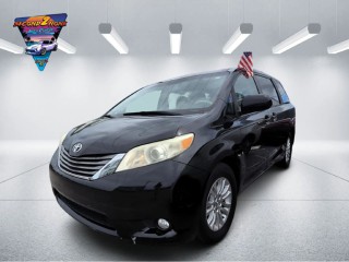 Image for 2014 Toyota Sienna XLE ID: 7642565