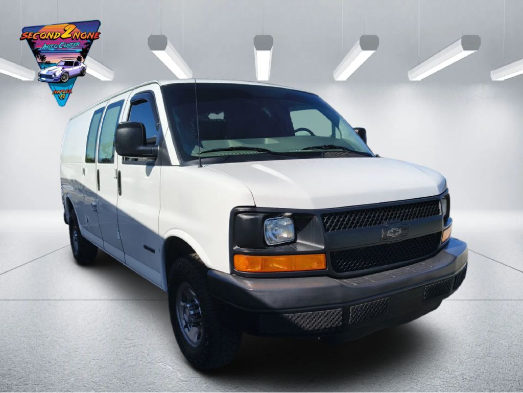 2005 Chevrolet Express Image 3