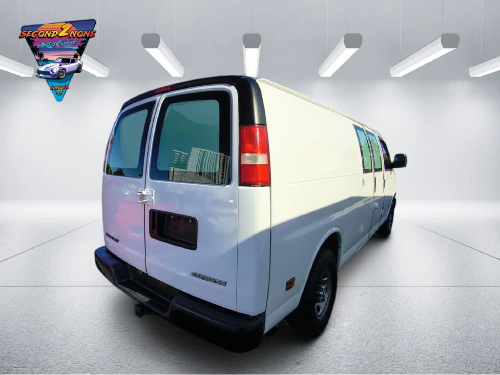2005 Chevrolet Express Image 6