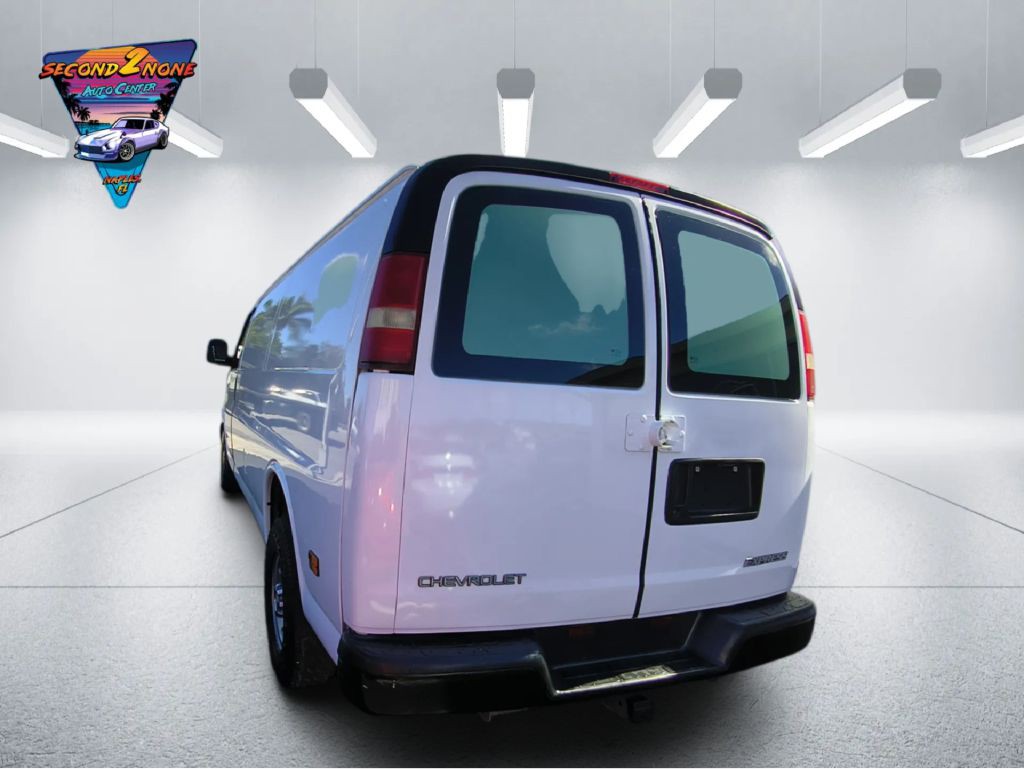 2005 Chevrolet Express Image 7