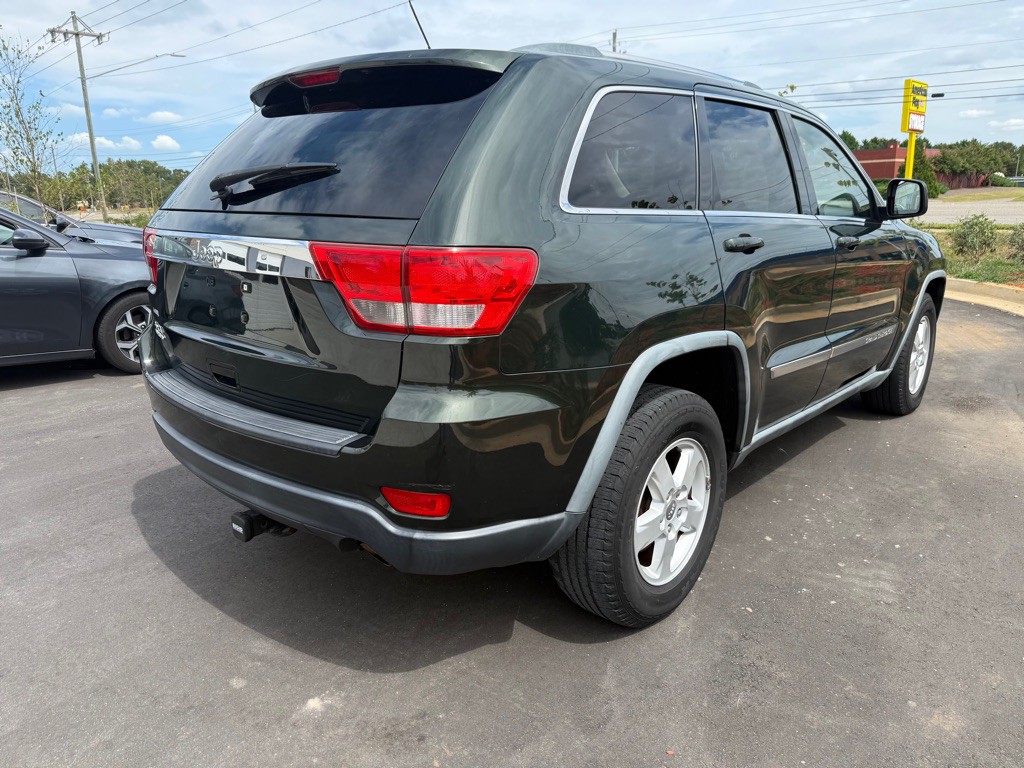 2011 Jeep Grand Cherokee Image 4