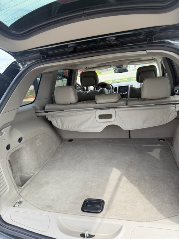 2011 Jeep Grand Cherokee Image 9