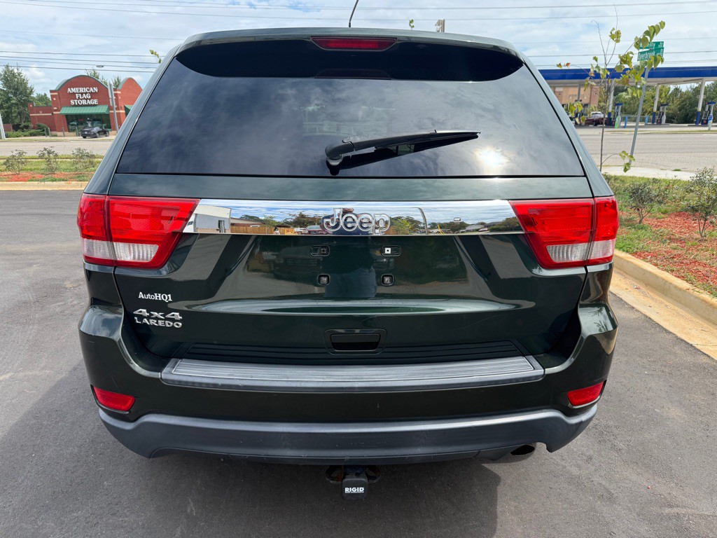 2011 Jeep Grand Cherokee Image 12