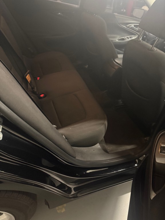 2017 Chevrolet Malibu Image 10