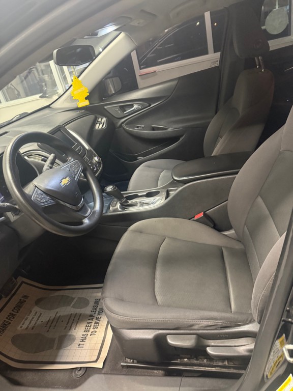 2017 Chevrolet Malibu Image 11