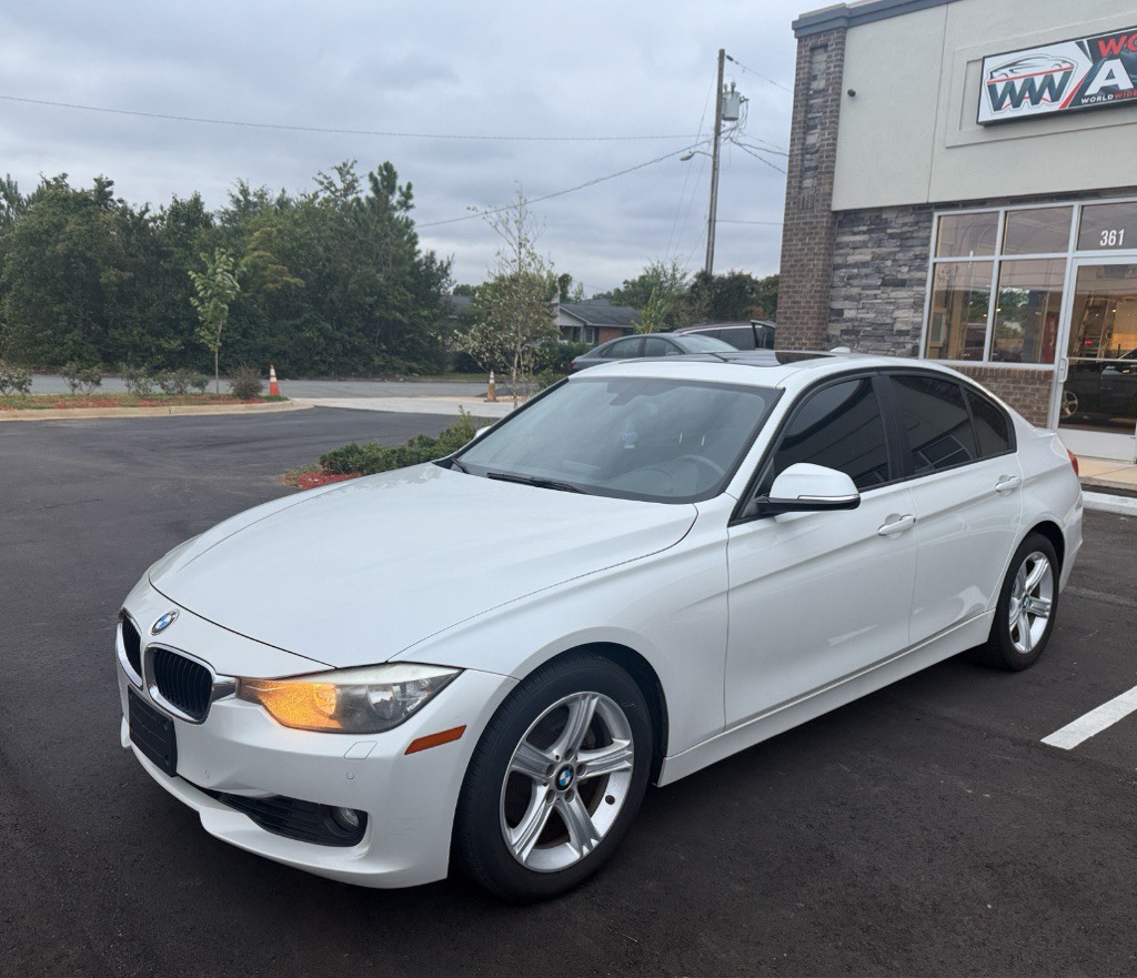 2013 BMW 3 Series Image 7