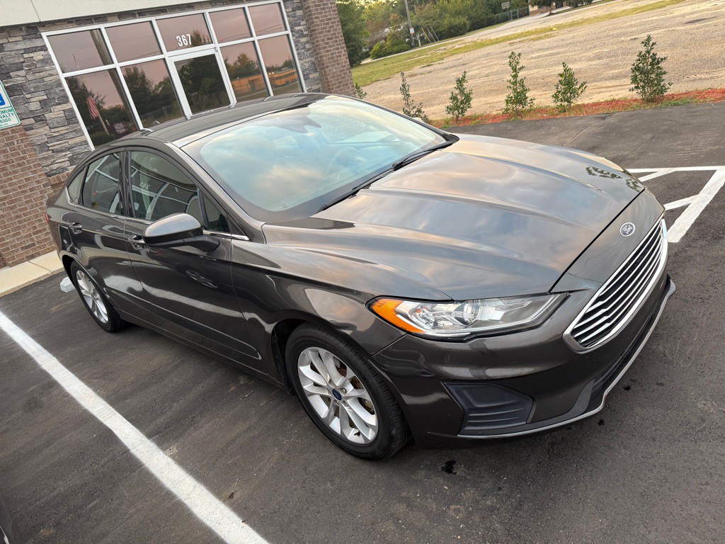 2020 Ford Fusion Image 2