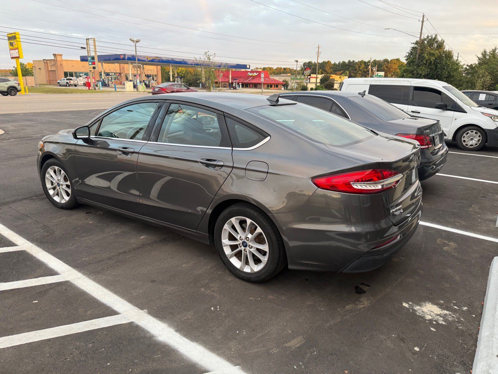 2020 Ford Fusion Image 4