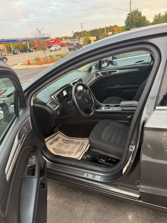 2020 Ford Fusion Image 6