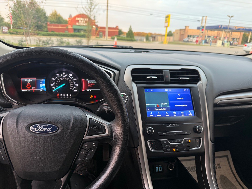 2020 Ford Fusion Image 9