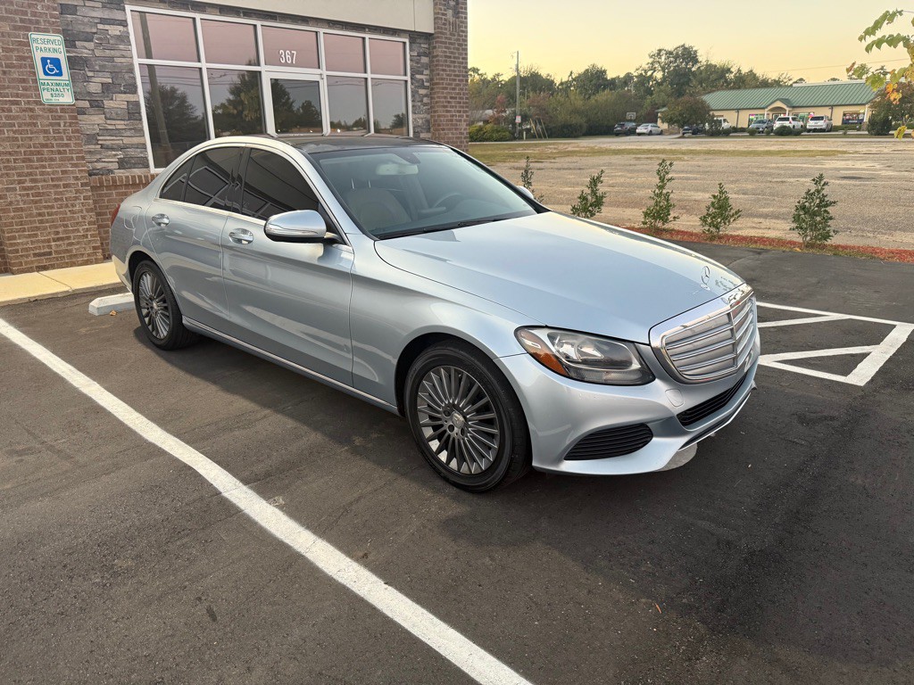 2015 Mercedes-Benz C-Class Image 2