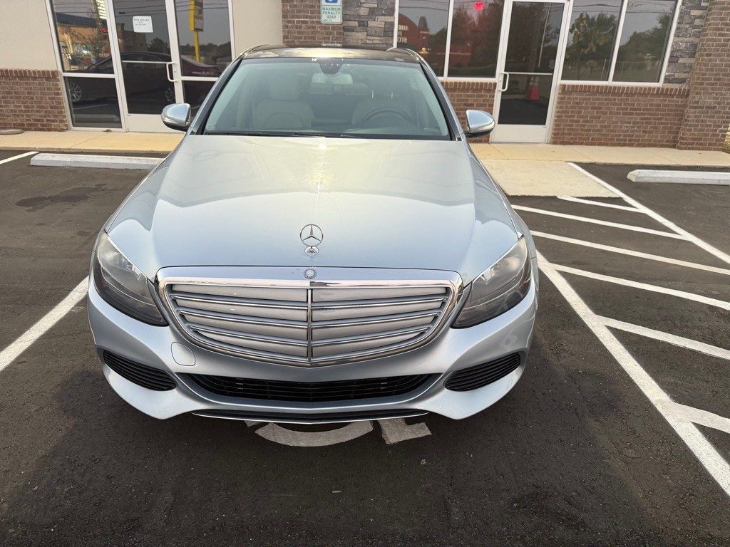 2015 Mercedes-Benz C-Class Image 3