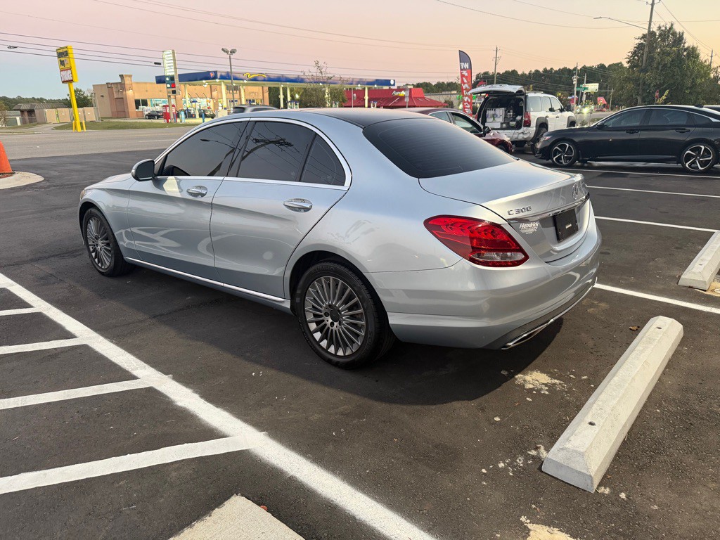 2015 Mercedes-Benz C-Class Image 4