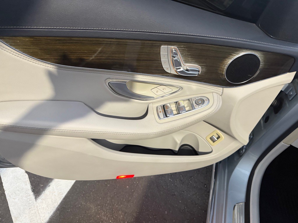 2015 Mercedes-Benz C-Class Image 10