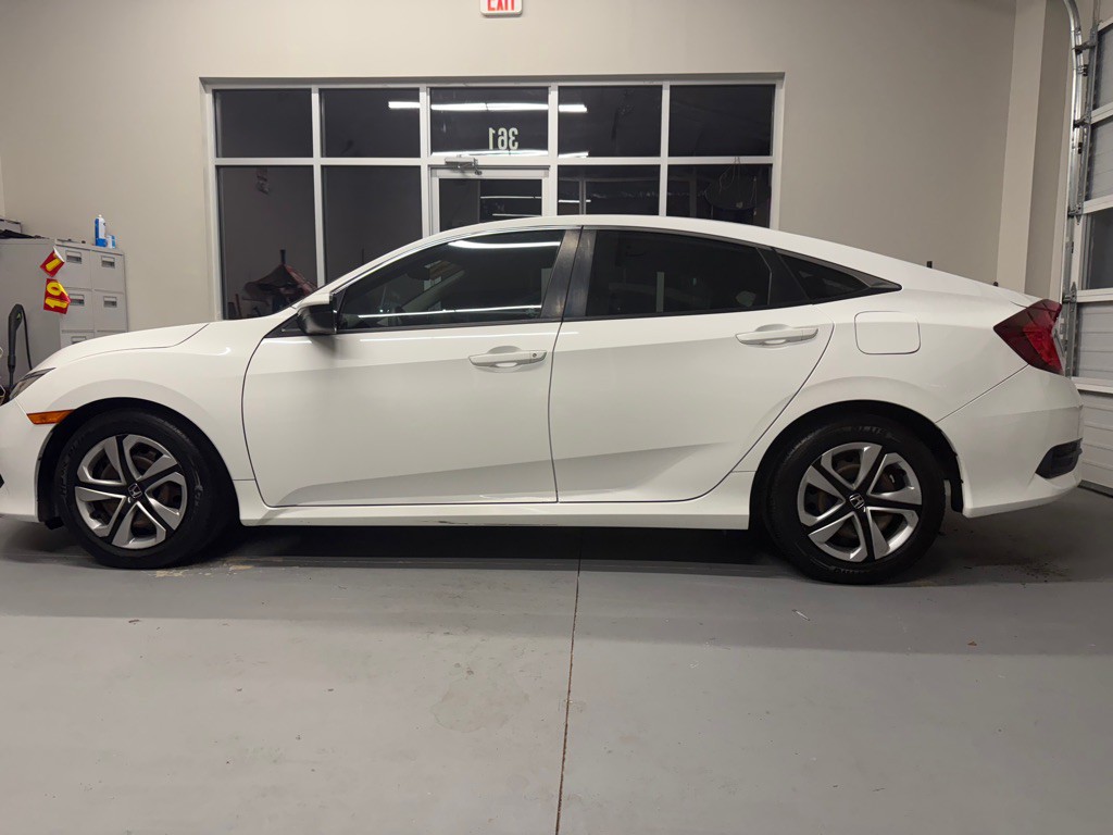 2017 Honda Civic Image 8