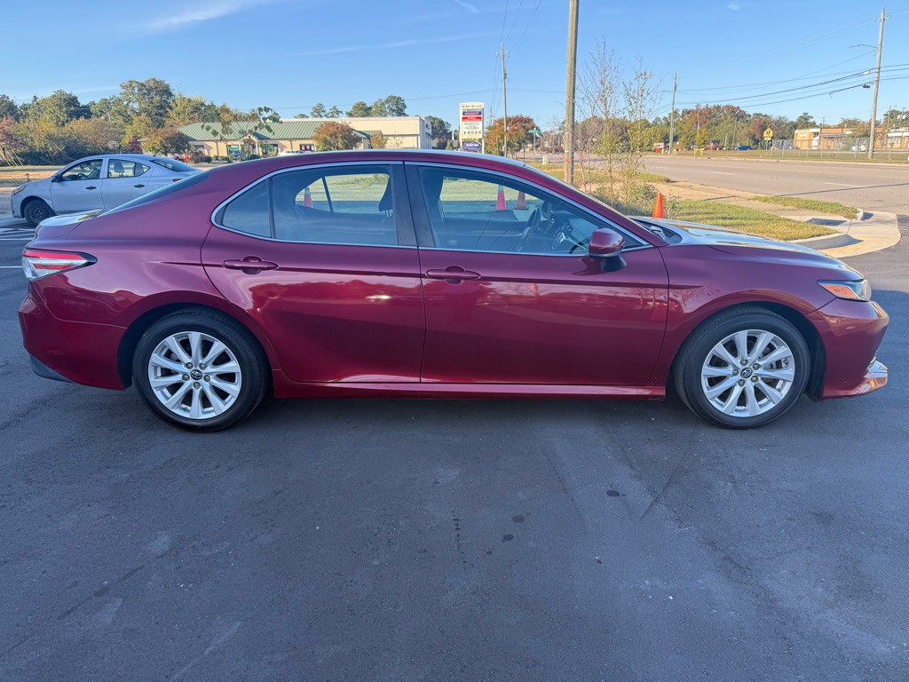 2018 Toyota Camry Image 3