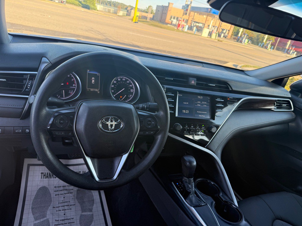 2018 Toyota Camry Image 11