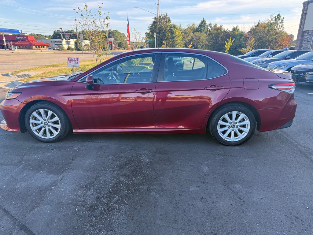 2018 Toyota Camry Image 15