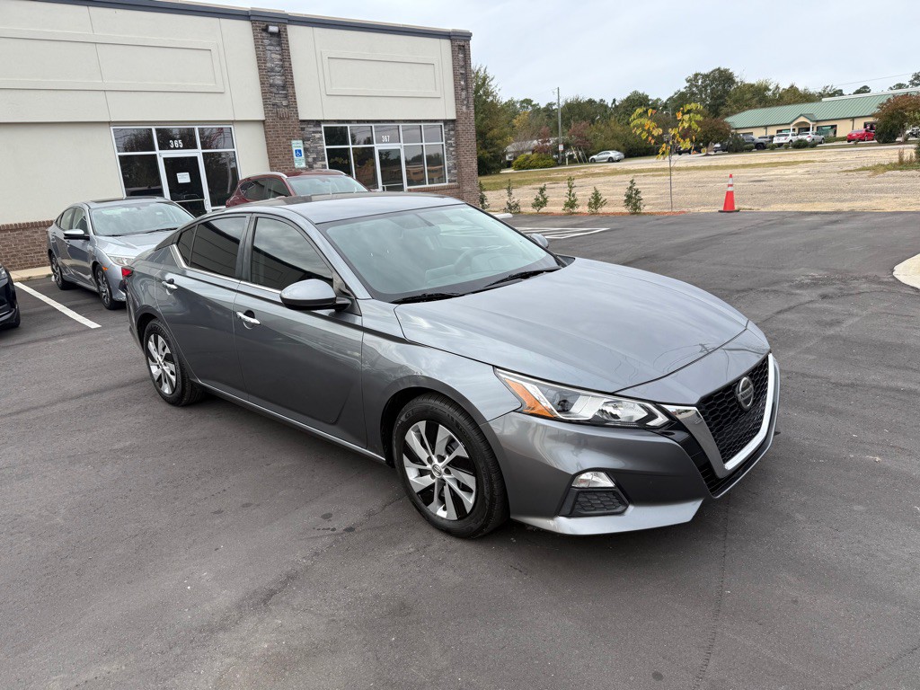 2020 Nissan Altima Image 3