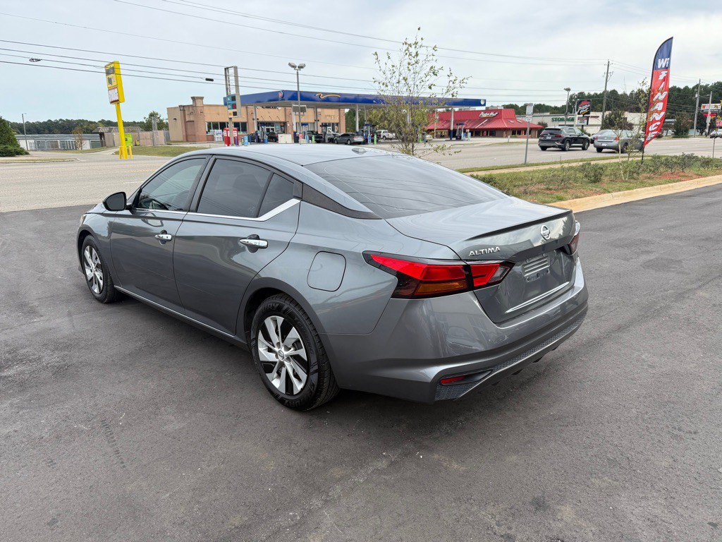 2020 Nissan Altima Image 4